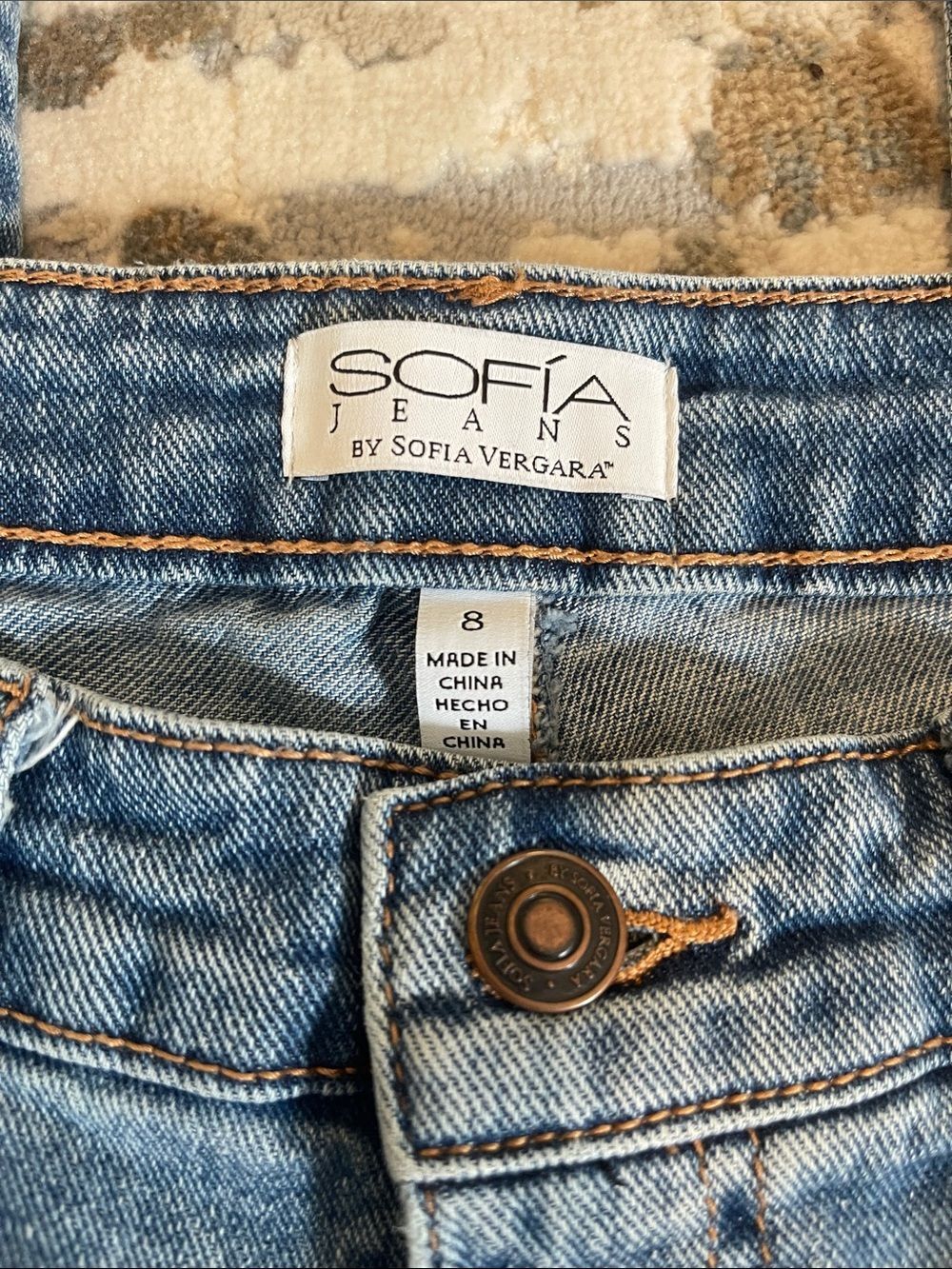 Sofia by Sofia Vergara “Mayra” Women’s Crop Flare Light Wash Ankle Denim Jeans - Picture 3 of 9